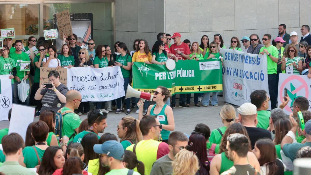 Huelga de educación: la marea verde llena las calles de San Vicente del Raspeig Huelga de educación: la marea verde llena las calles de San Vicente del Raspeig