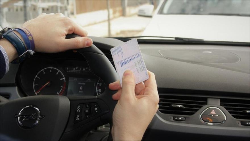 Cómo recuperar los puntos perdidos del carné de conducir