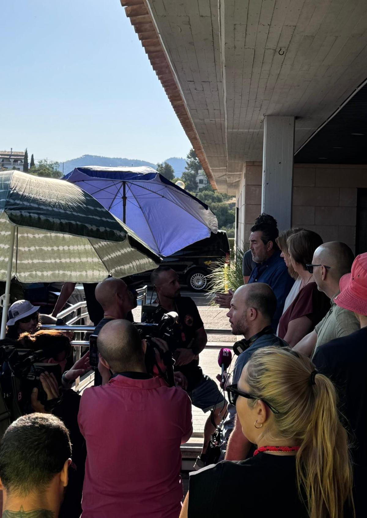 FOTOS | La protesta de los socorristas en Calvià, en imágenes