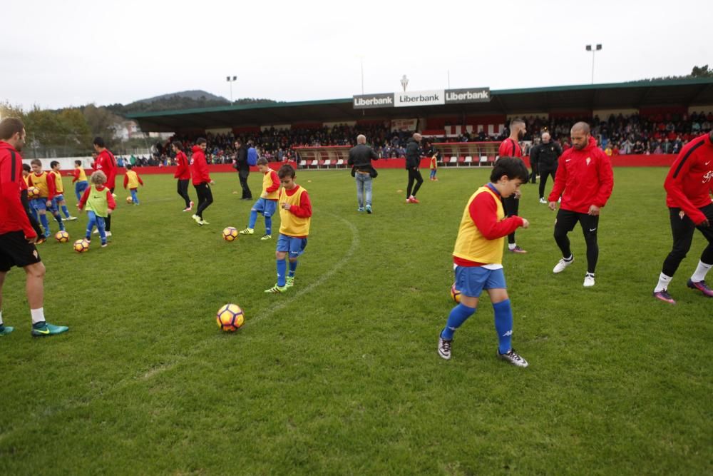 Entrenamiento del Sporting en Navia