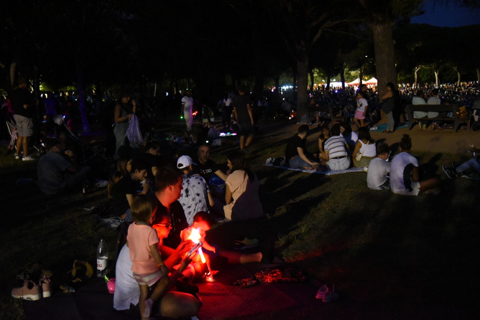 El Parc de l'Agulla s'omple per veure el Castell de Focs