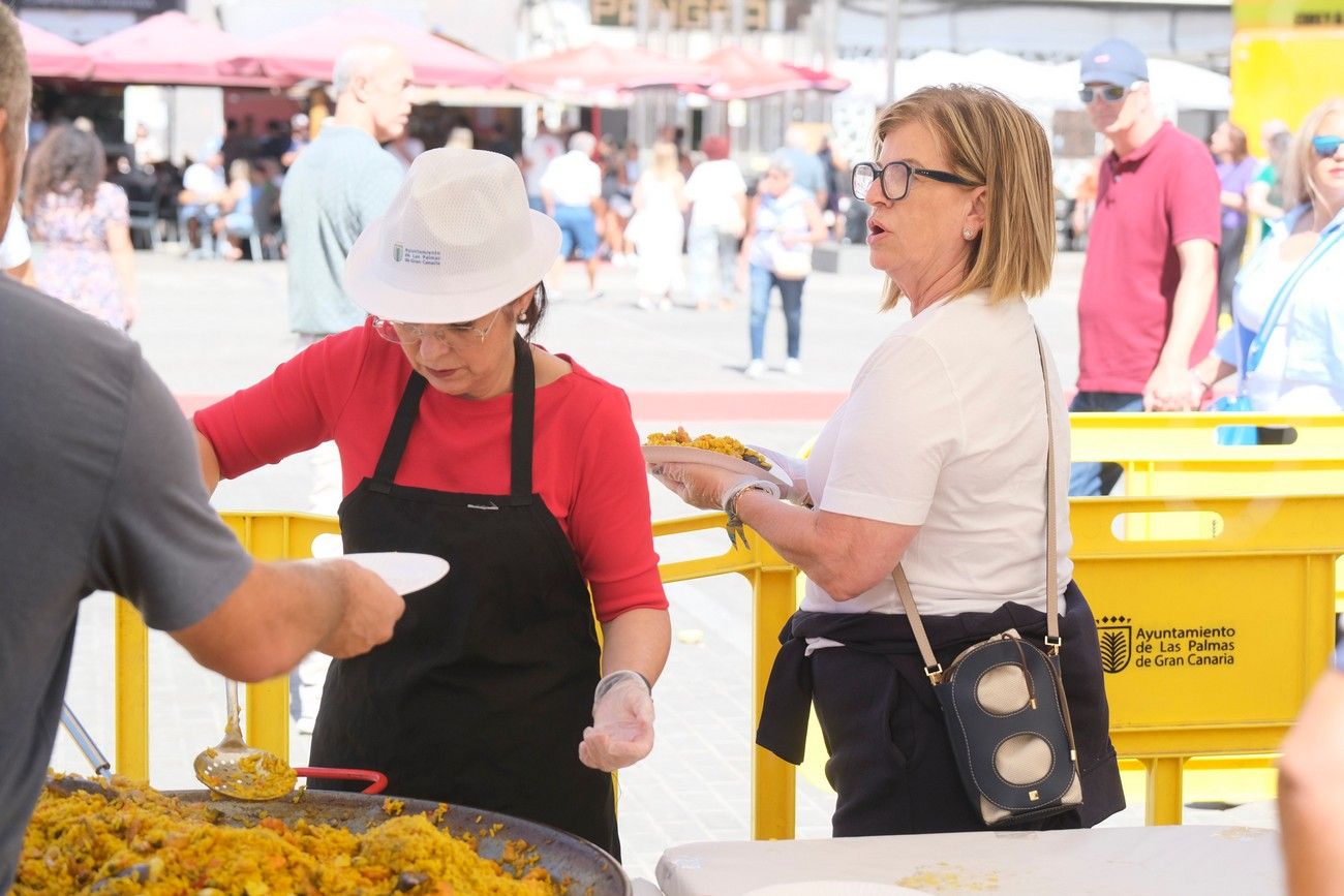 Paellada y Concierto de Aristides Moreno en la clausura de las Fiestas del Pilar 2025