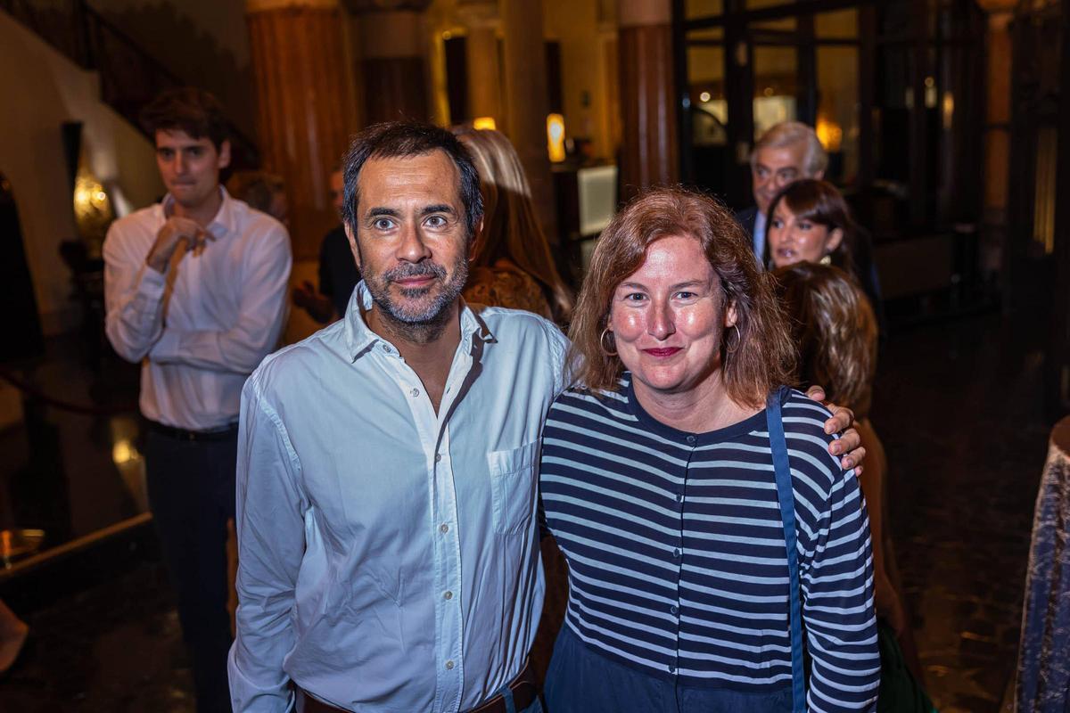 La editorial Alba brinda por sus 30 años. Luis Solano y Aurora Cuito, de la editorial Libros del Asteroide.