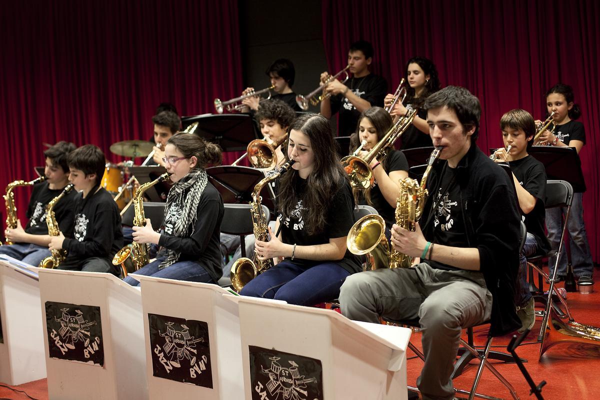 Presentación de la Sant Andreu Jazz Band en la escuela Joan Manuel Serrat 