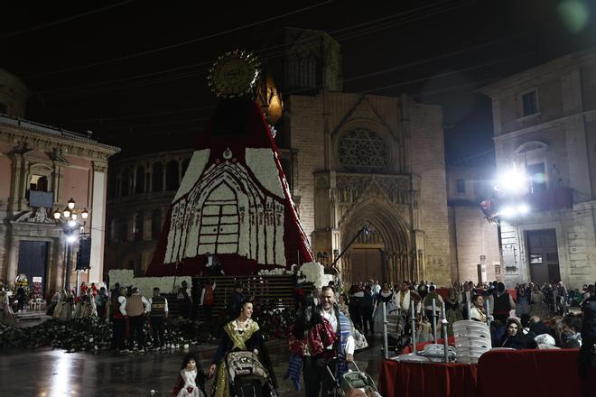 Ofrenda 18 de marzo. Calle la Paz (20-21 horas)