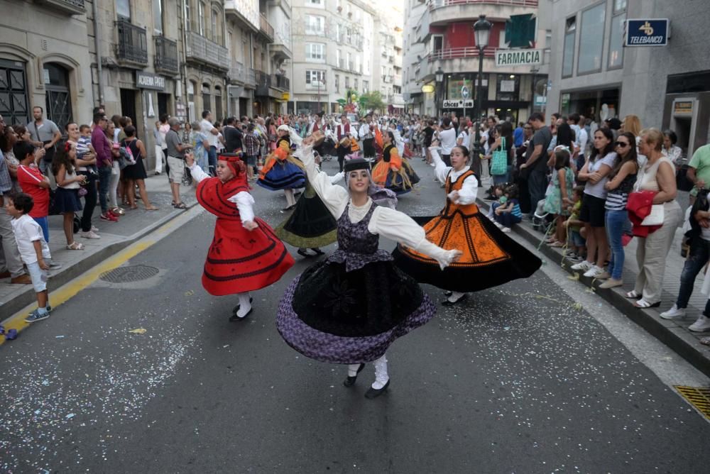 El Concello da un impulso al desfile de carrozas con más composiciones y una mejoría estética