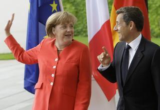 Merkel y Sarkozy pactan las condiciones del rescate de Grecia