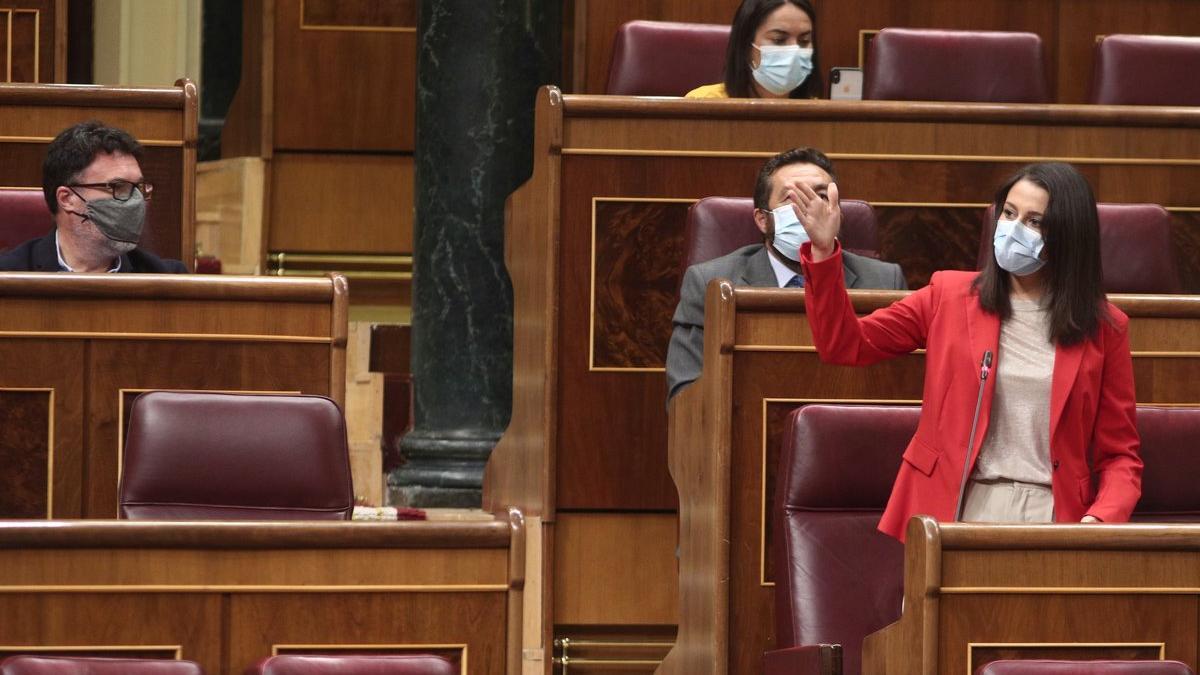 La presidenta de Ciudadanos, Inés Arrimadas, durante la sesión de control al Gobierno en el Congreso de este 9 de septiembre.