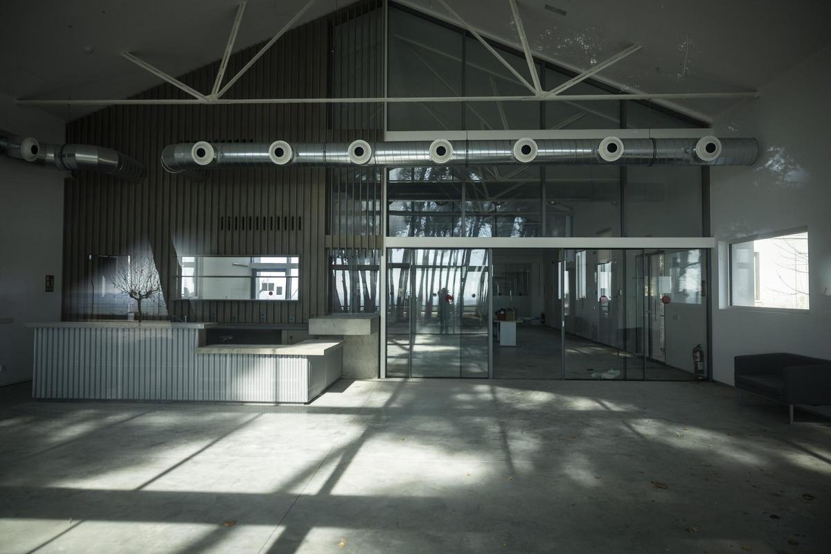 En imágenes | Así está la abandonada escuela de aviación del Aeropuerto de Huesca