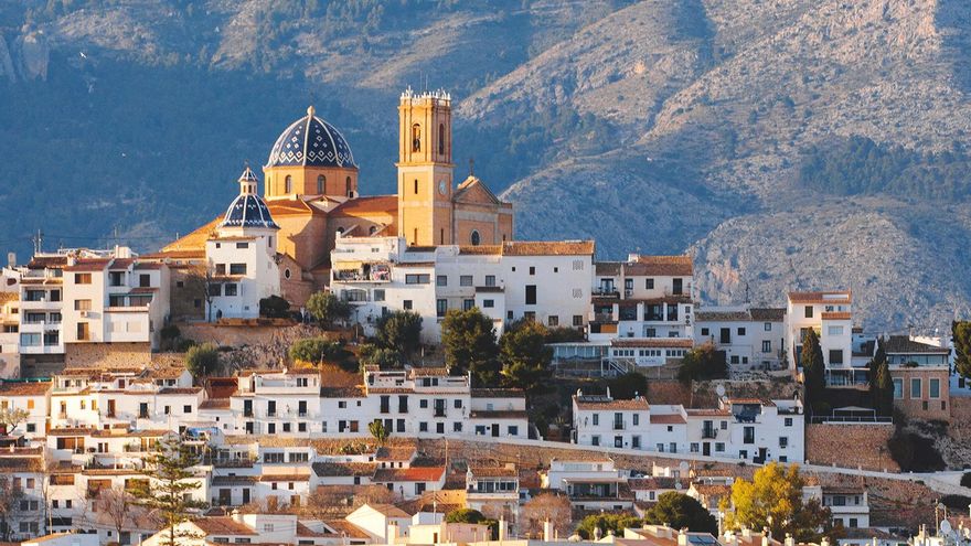 El paro en Altea desciende al 5,87 por ciento, la mitad del que había en 2015