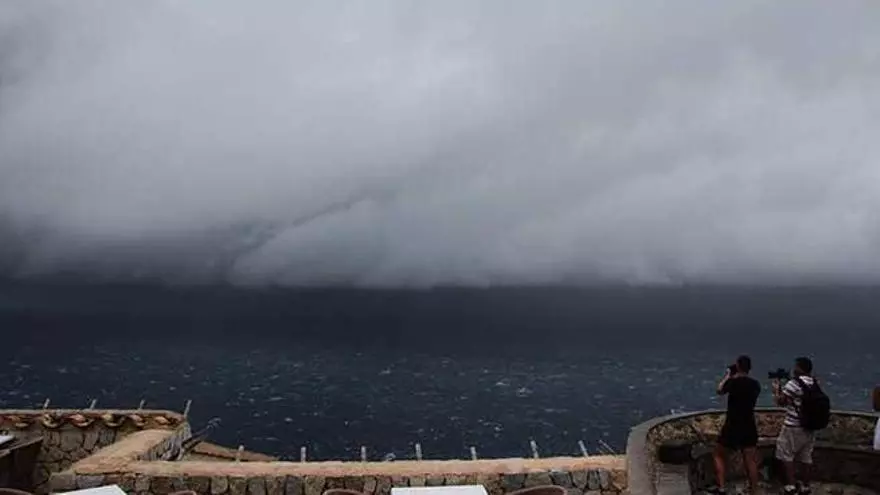 VÍDEO | Mallorca, en alerta naranja: el cambio de tiempo dejará lluvias intensas, tormentas y fuertes rachas de viento en la isla