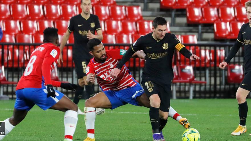 El Barça goleja el Granada amb doblets de Griezmann i Messi