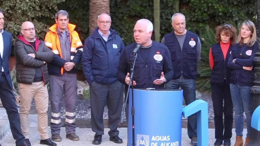 Aguas de Alicante dona una potabilizadora portátil a una ONG