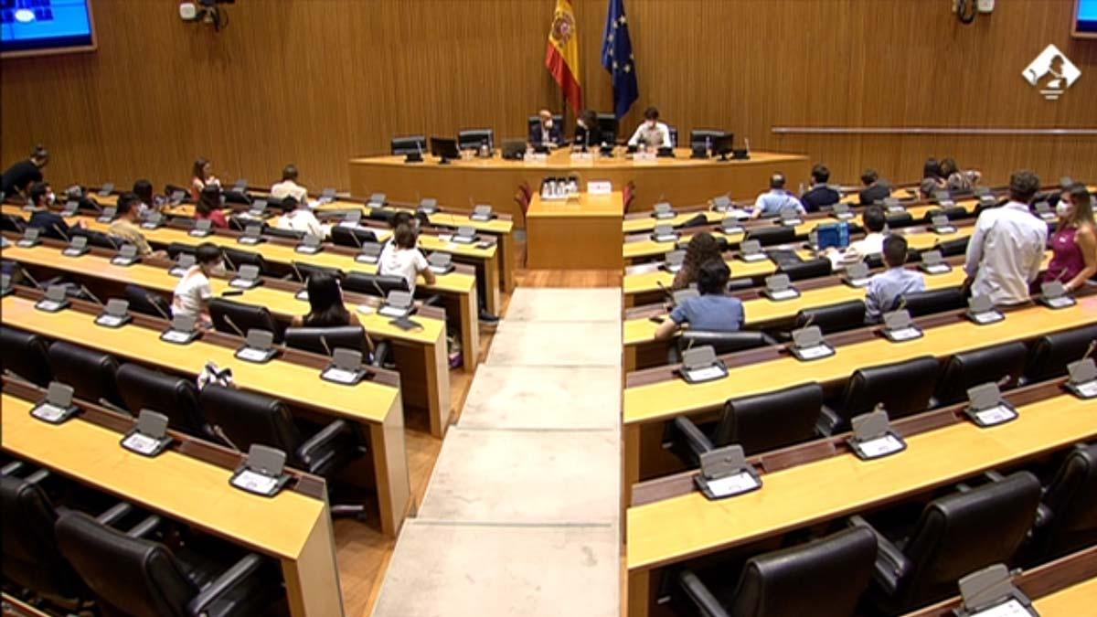 Els partits es comprometen amb l’agenda dels joves