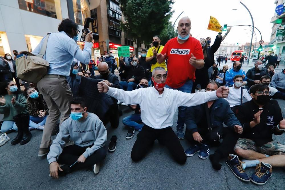 Hosteleros protestan en Murcia