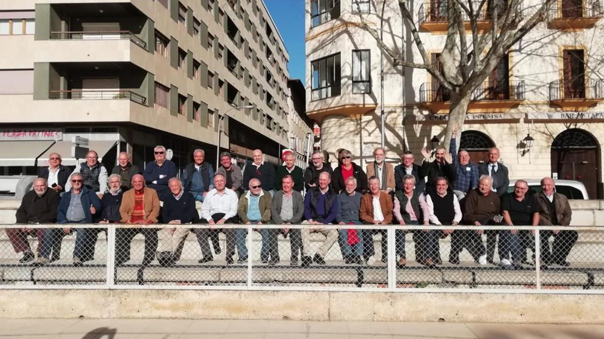 Los bachilleres se hicieron una foto en en la conocida como  'plaza de los patines' de Palma