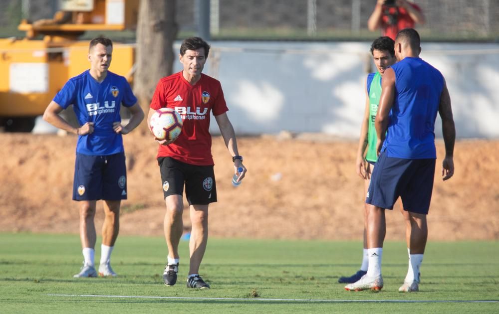 Afición en el entrenamiento del Valencia CF