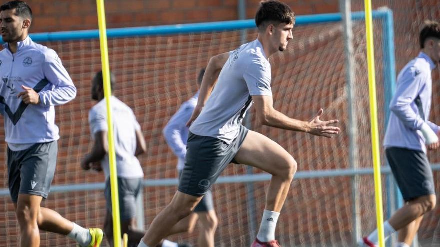 Entrenamiento de los jugadores del Coria.