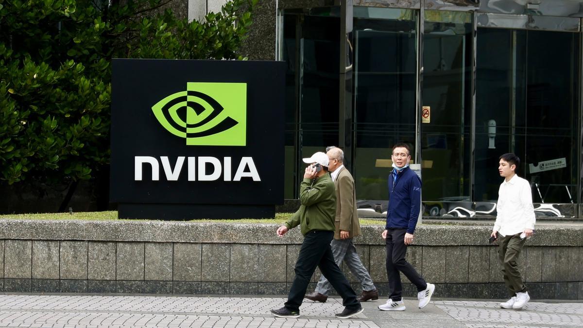 Nvidia se convierte en la quinta compañía de Wall Street que alcanza una capitalización de un billón.