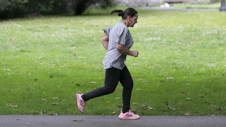 Gimnasios al aire libre en el paseo de la ría y el parque de Ferrera