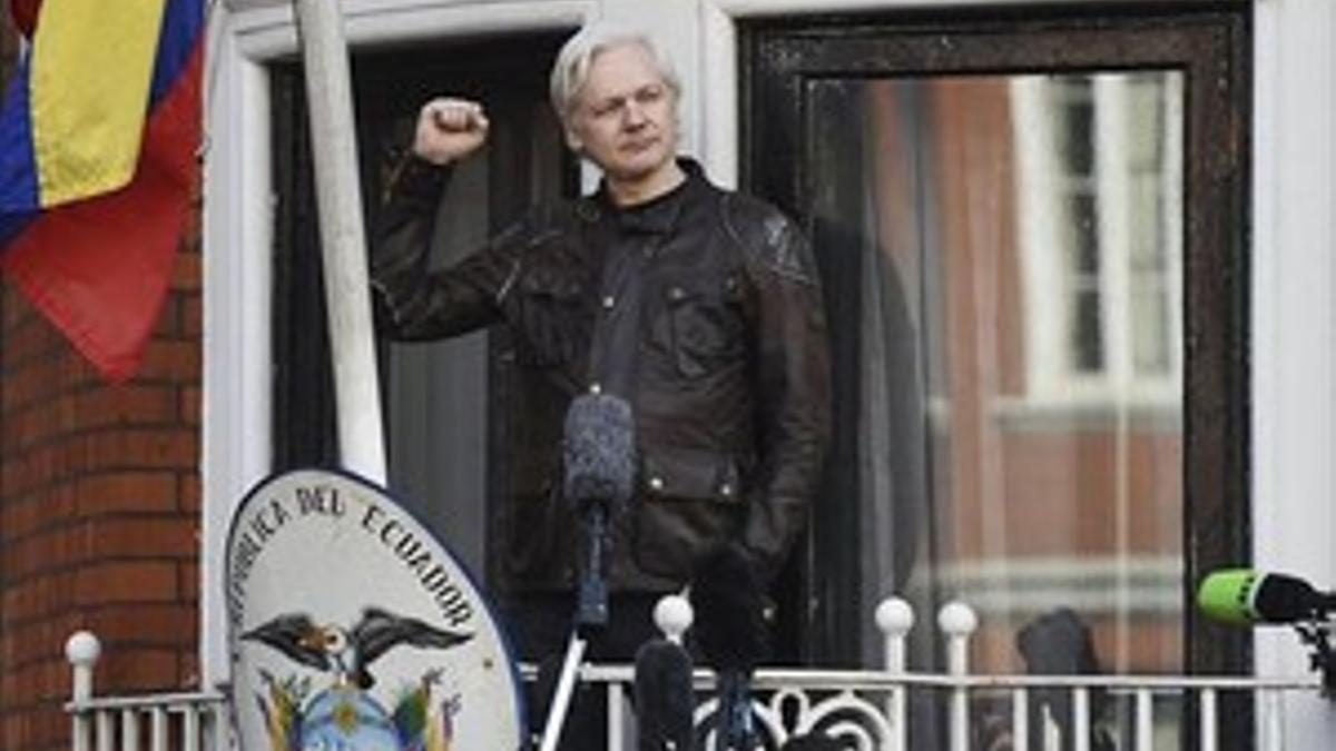 Assange ofereix 20.000 euros de recompensa a qui reveli el dispositiu policial de l'1-O (ES)