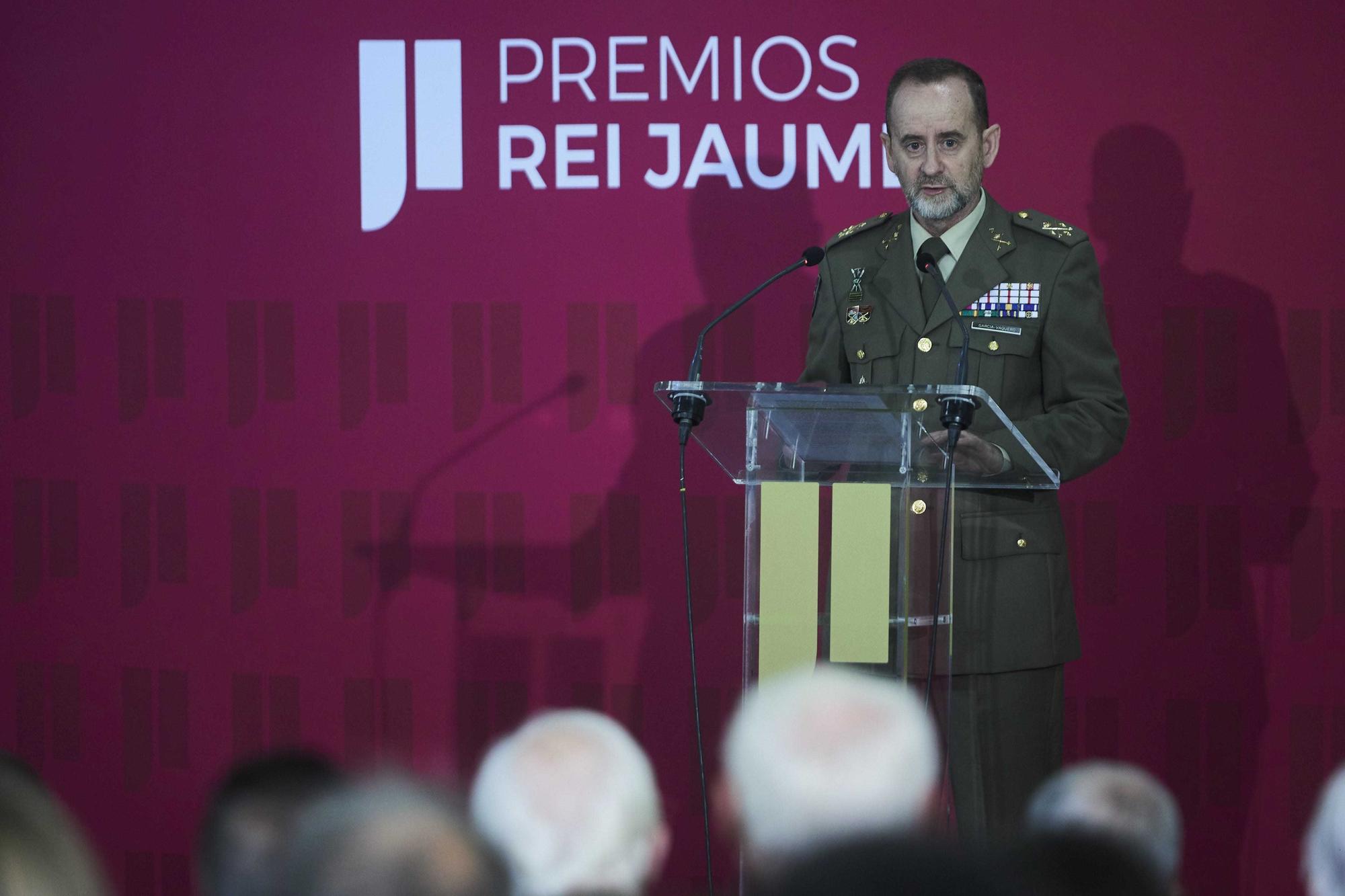 Deliberación del jurado de los premios Jaume l