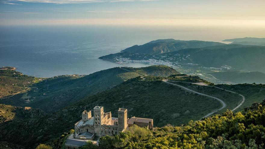 La confusió entre l'ús de Roda i Rodes per designar el monestir empordanès