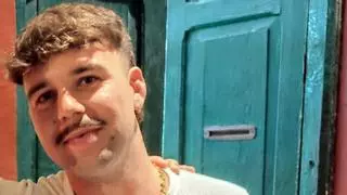 ¿Qué hace Quevedo en La Isleta? La inesperada visita del cantante a un bar de Las Palmas de Gran Canaria