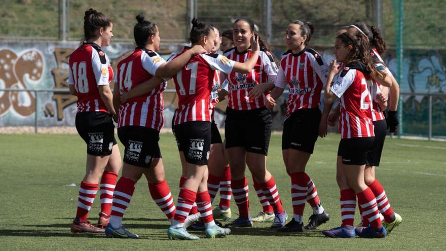 El Caja Rural ZCF Amigos del Duero celebra un gol. | Jose Luis Fernández