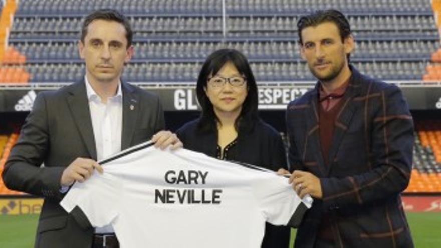Gary Neville: “Quiero cambiar el ambiente de Mestalla”