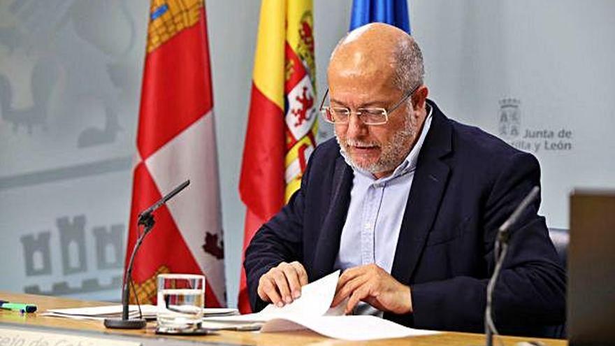 El vicepresidente y portavoz, Francisco Igea, durante la rueda de prensa tras el consejo de Gobienro