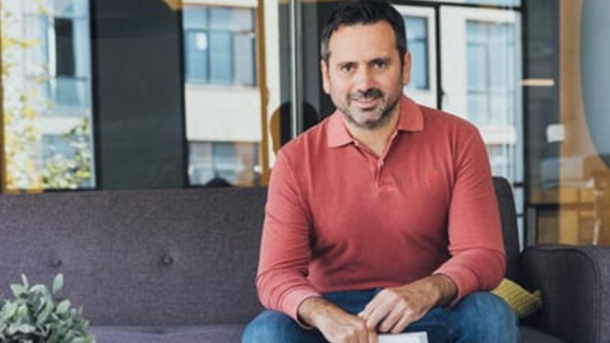 Álvaro Bilbao, neuropsicólogo «Hemos olvidado que a los niños hay que educarlos y que necesitan normas»