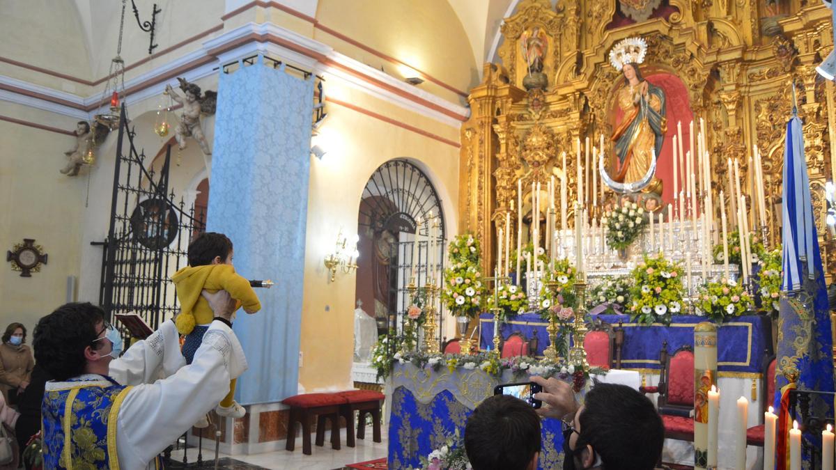 En Fuente Palmera presentan los niños a la Patrona.