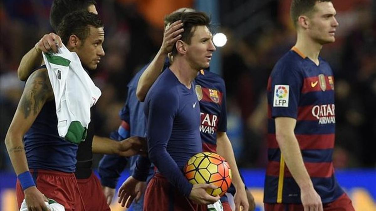 Vermaelen está feliz de jugar al lado de Messi y Neymar