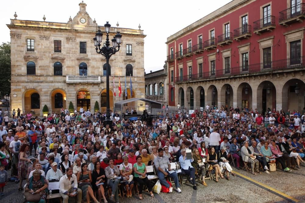 La Plaza Mayor se llena de olores y sabores atlánticos