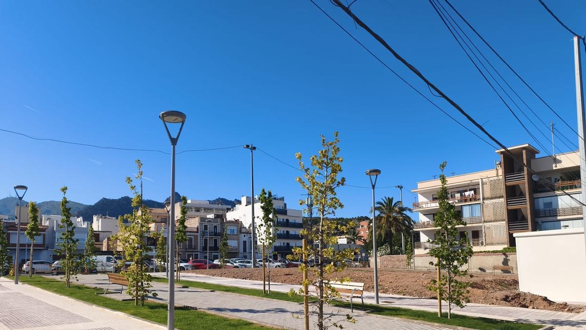 Así luce ya la primera parte urbanizada del bulevar de Benicàssim.