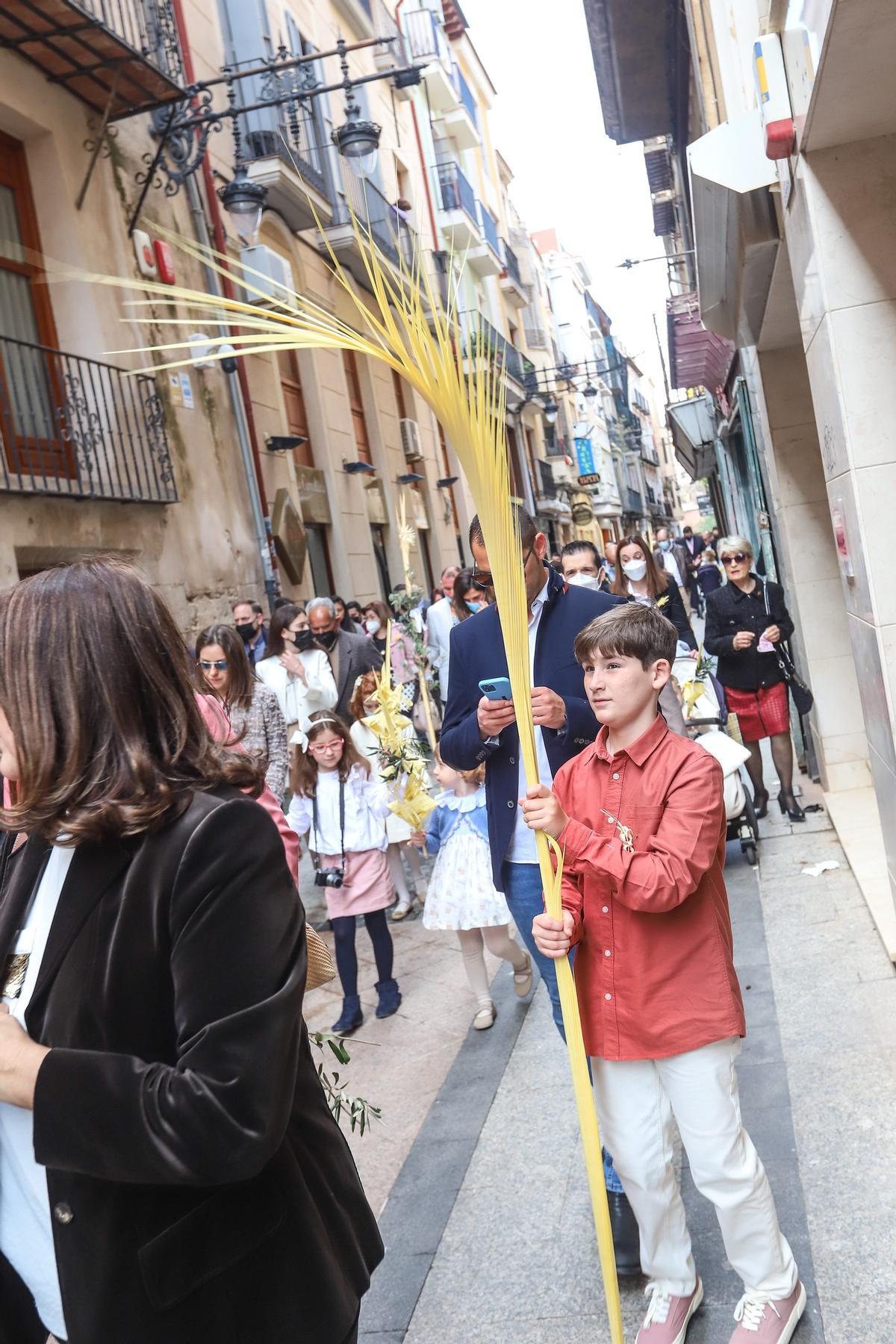 El obispo Munilla preside la procesión de las Palmas en Orihuela