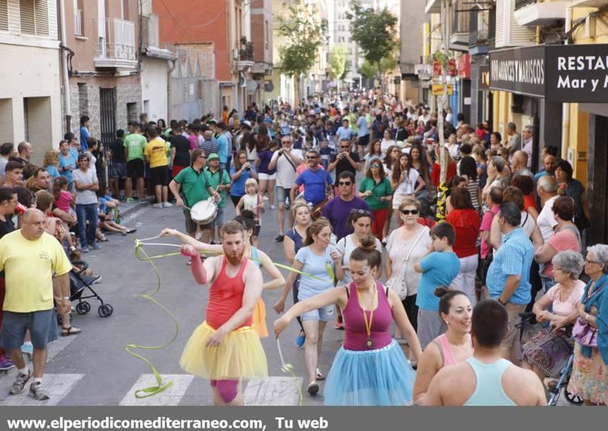 Las calles del Grao se llenan de fiesta