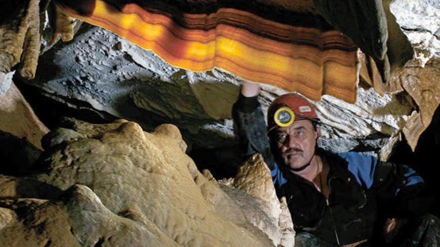 Federico Ramírez, en la Cueva de Nerja.