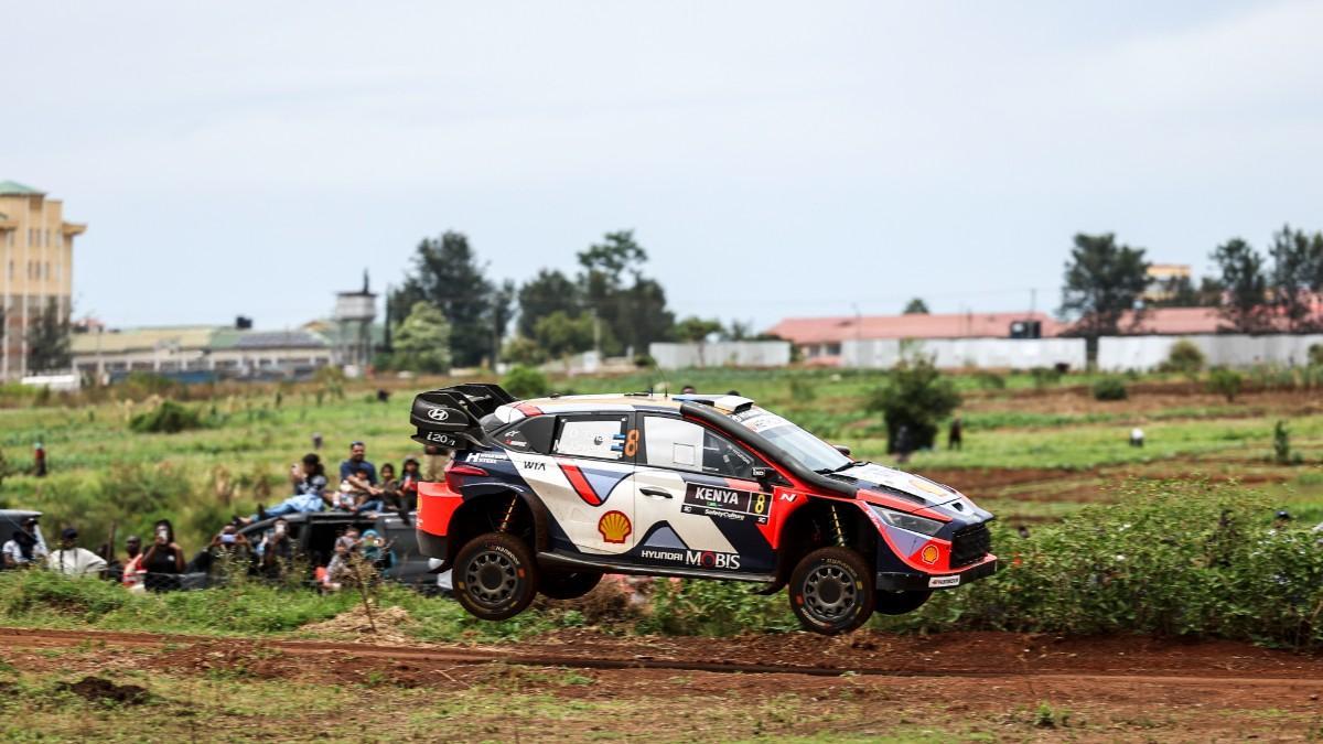 Tänak, durante la primera especial