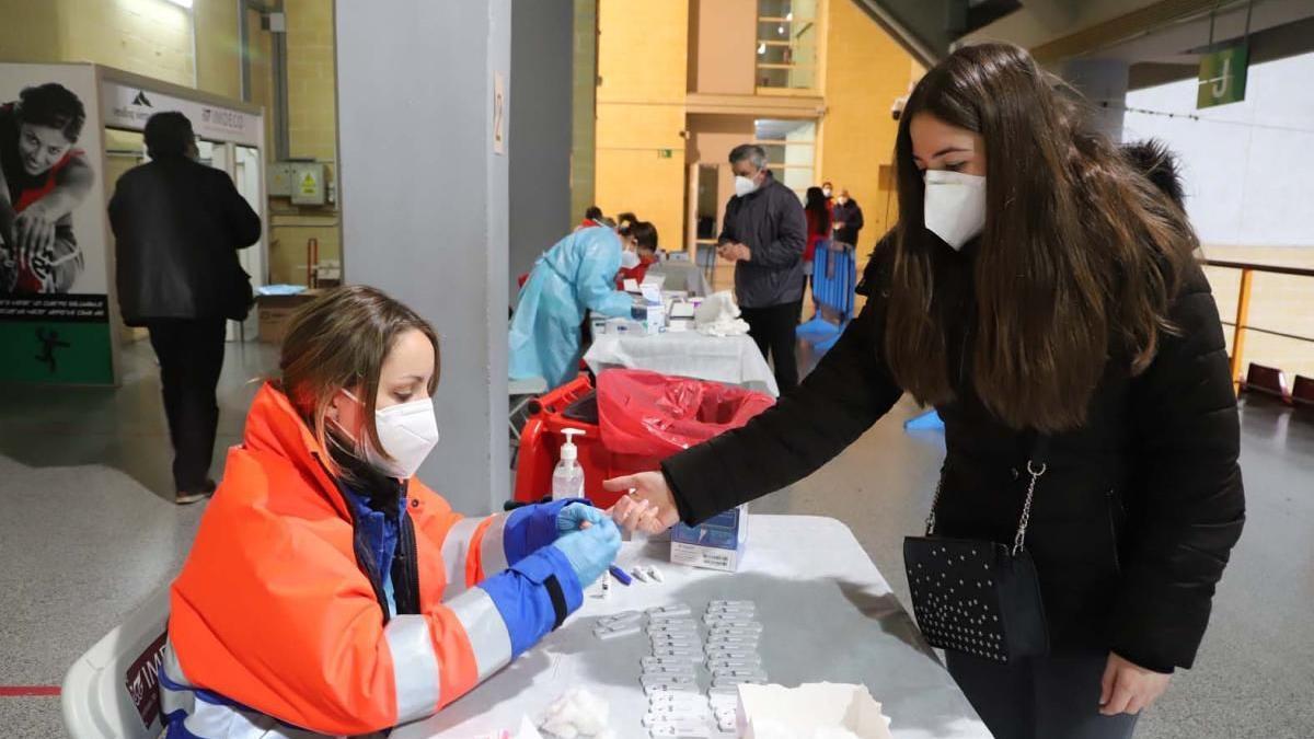 Realización de pruebas de covid, mediante test de antígenos.