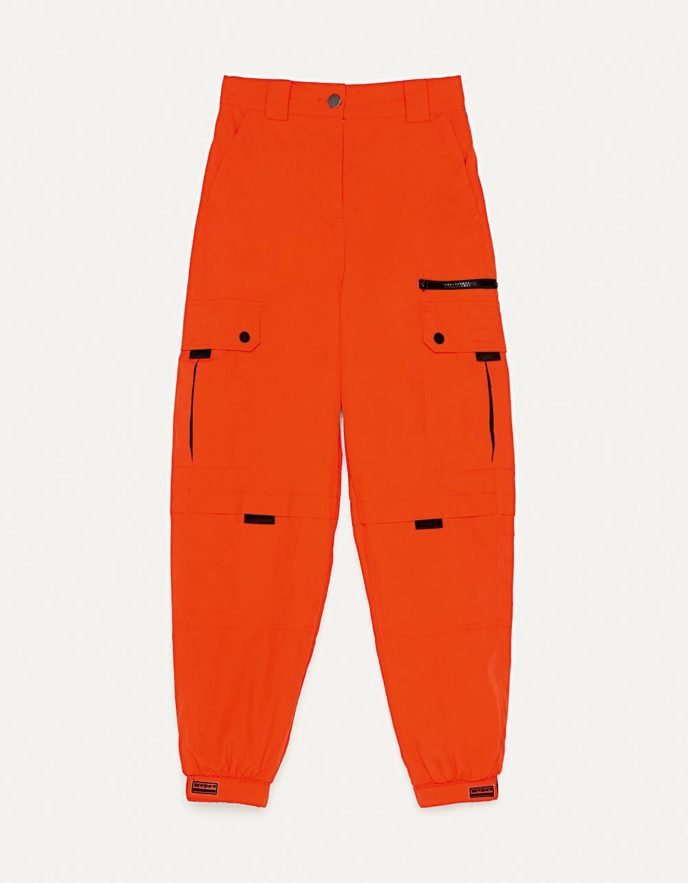 Pantalón cargo de Bershka (Precio:25,99 euros)