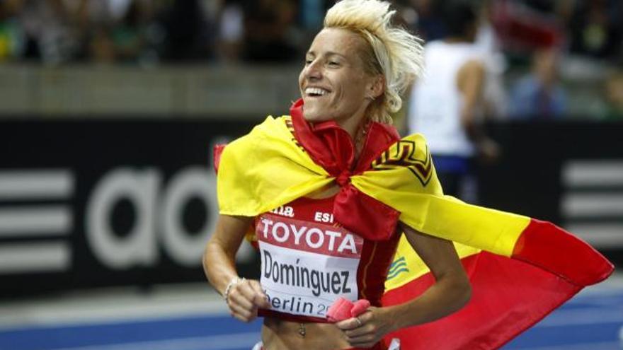 Marta Domínguez celebra su título mundial.