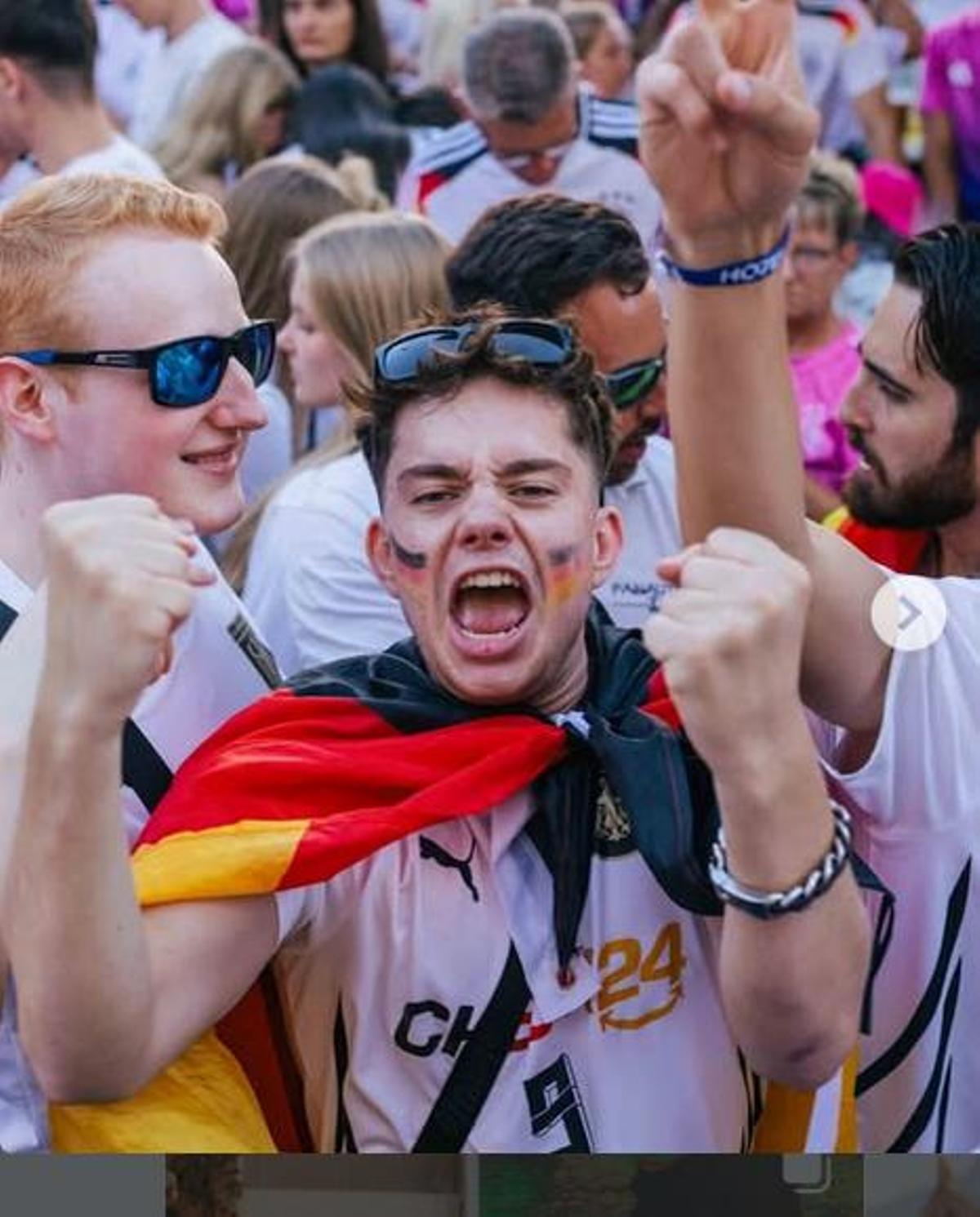 Im Bierbrunnen kommen Fußballfans wie hier, bei der EM 2024, auf ihre Kosten