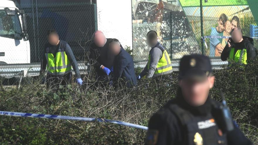 Levantamiento del cadáver del hombre abatido en A Coruña