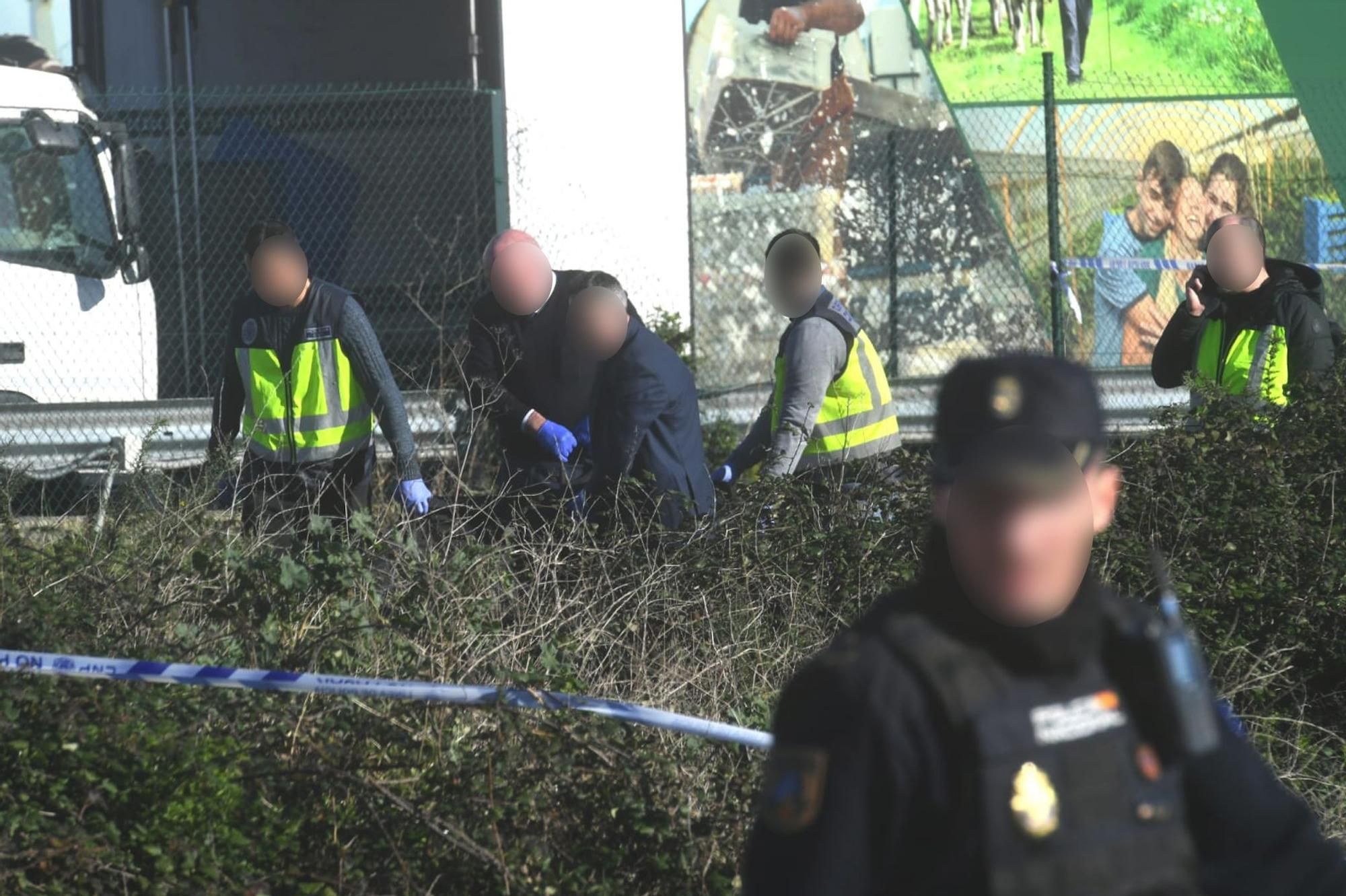Levantamiento del cadáver del hombre abatido en A Coruña