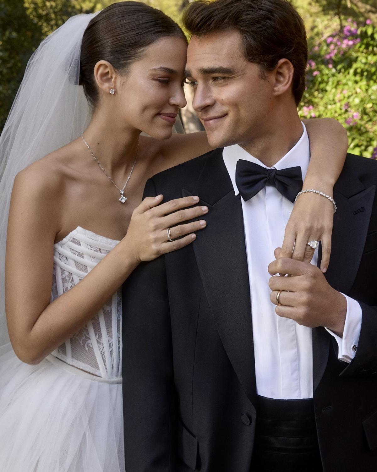 Gara Arias y Pepe Barroso son los protagonistas de una historia de amor mágica junto a RABAT Bridal.