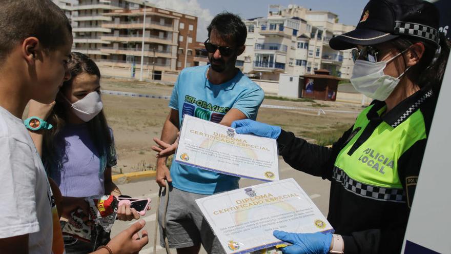 Diplomas y chucherías en Santa Pola para los &quot;héroes&quot; de la casa