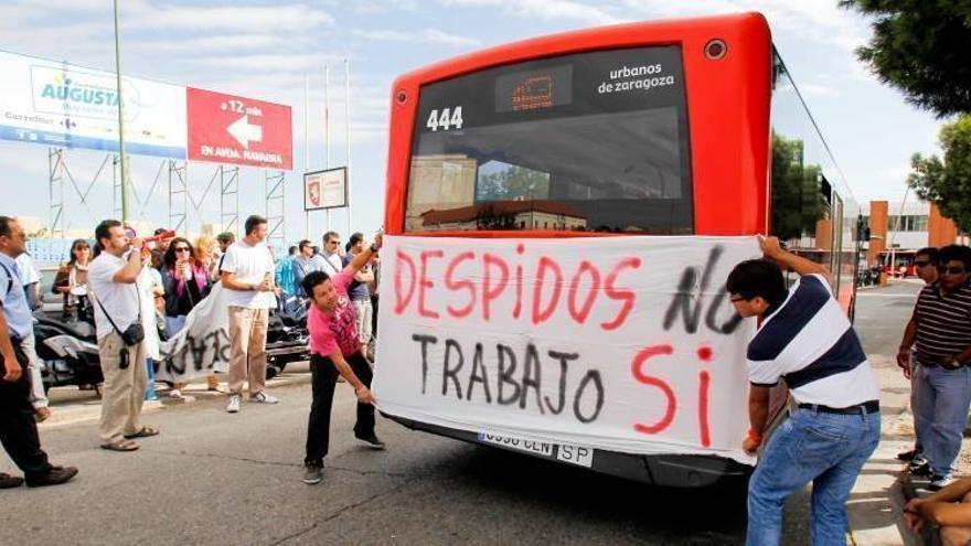 El lunes se reincorporarán los 20 primeros trabajadores despedidos del bus urbano