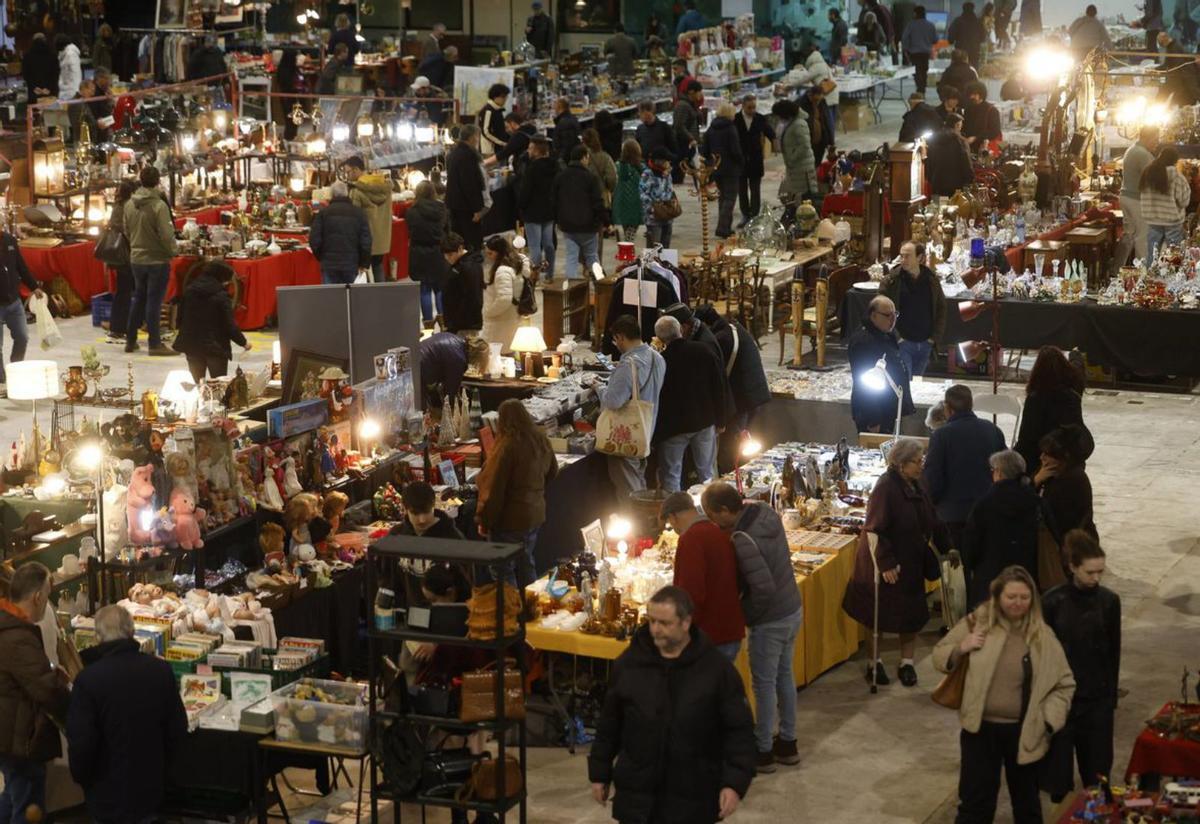 Panorámica general del pabellón a media tarde.